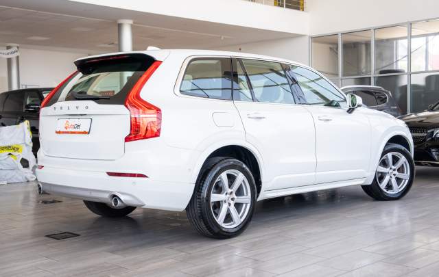 Volvo XC 90 2.0 D5 AWD "Momentum"