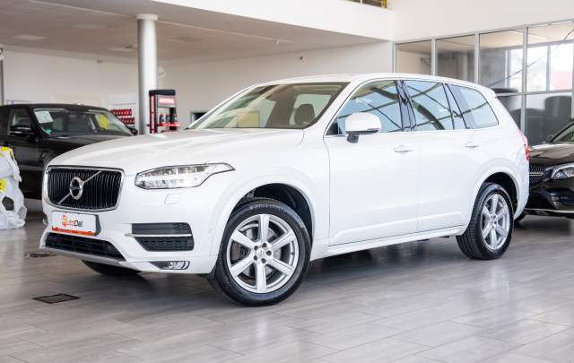 Volvo XC 90 2.0 D5 AWD "Momentum"