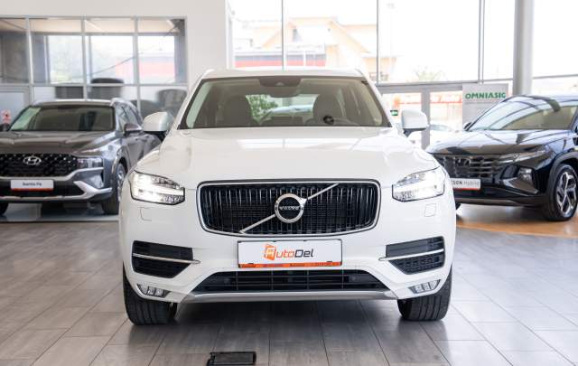 Volvo XC 90 2.0 D5 AWD "Momentum"