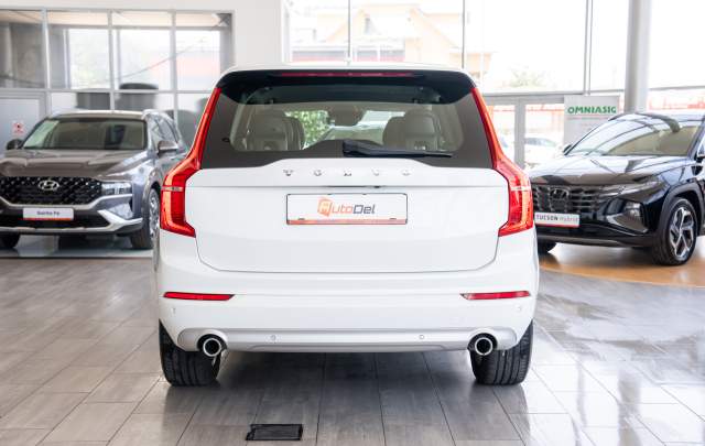 Volvo XC 90 2.0 D5 AWD "Momentum"