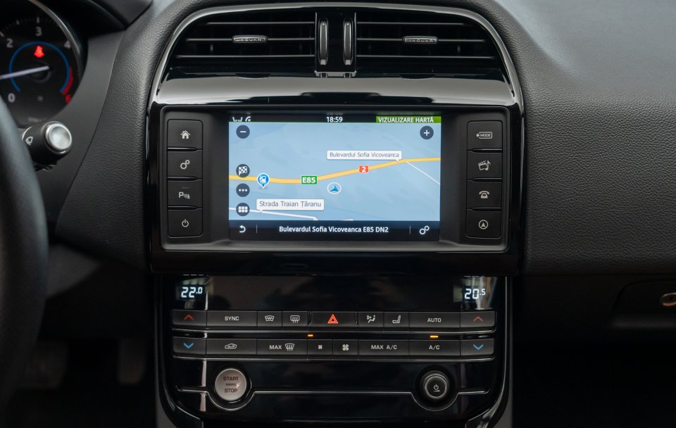 Jaguar XE 2.0d Automat