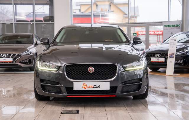 Jaguar XE 2.0d Automat