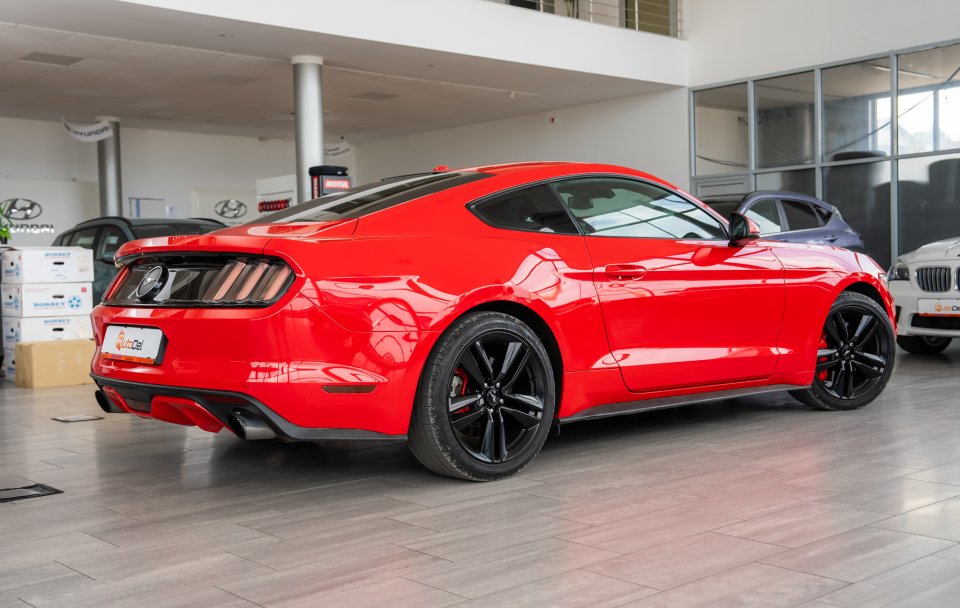 Ford Mustang 2.3 Ecoboost 317cp