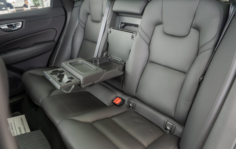 Volvo XC60 2.0 Plug-in Hybrid 390cp 4x4 R-Design