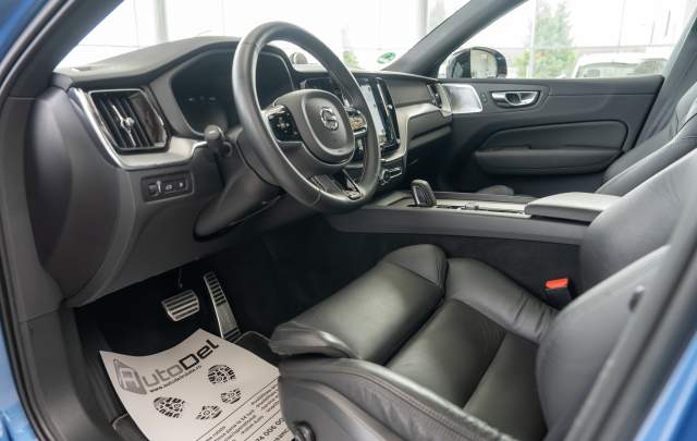 Volvo XC60 2.0 Plug-in Hybrid 390cp 4x4 R-Design