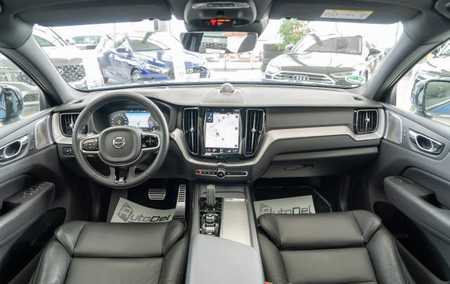 Volvo XC60 2.0 Plug-in Hybrid 390cp 4x4 R-Design