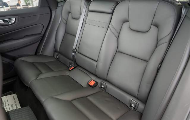Volvo XC60 2.0 Plug-in Hybrid 390cp 4x4 R-Design