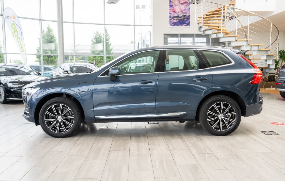 Volvo XC 60 2.0i Plug-In Hybrid 390cp 4x4 Aut.