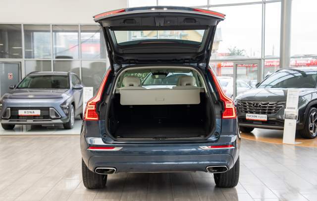 Volvo XC 60 2.0i Plug-In Hybrid 390cp 4x4 Aut.